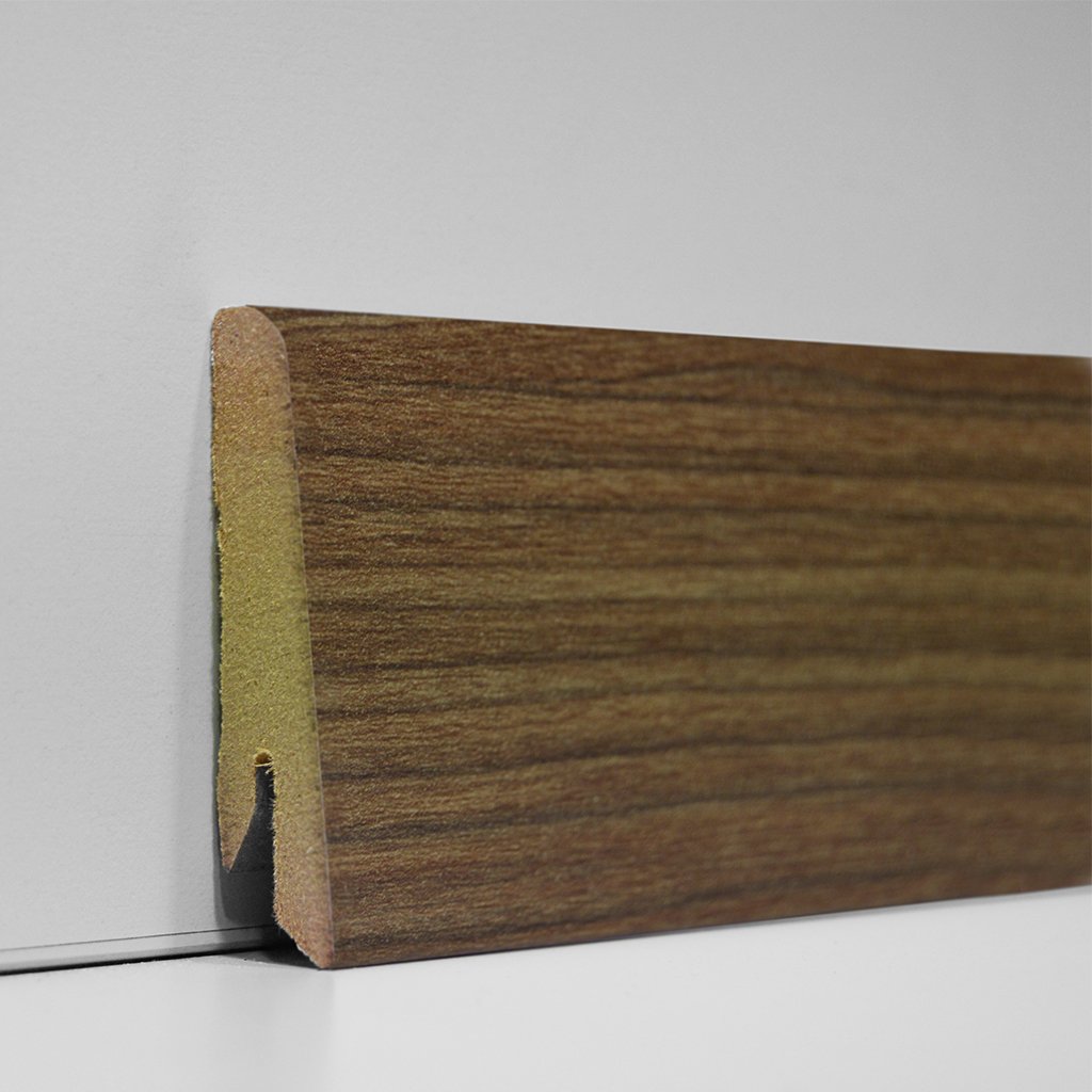 1-132 Varilla Zócalo de Melamina Chocolate 17mm x 58mm x 2400mm - Imagen 1